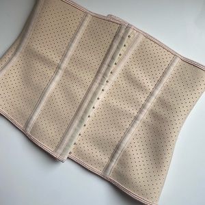 YIANNA waist trainer. Size medium